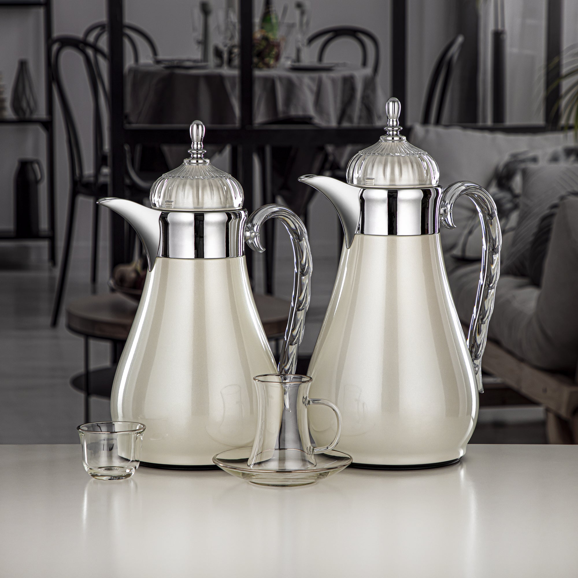 ألمرجان طقم ترامس 21 قطعة، زر ضغط، 0.7 لتر + 1 لتر، أبيض لؤلؤي، فضي وشفاف (FG810-21 PW/C) - مجموعات ترمس أنيقة