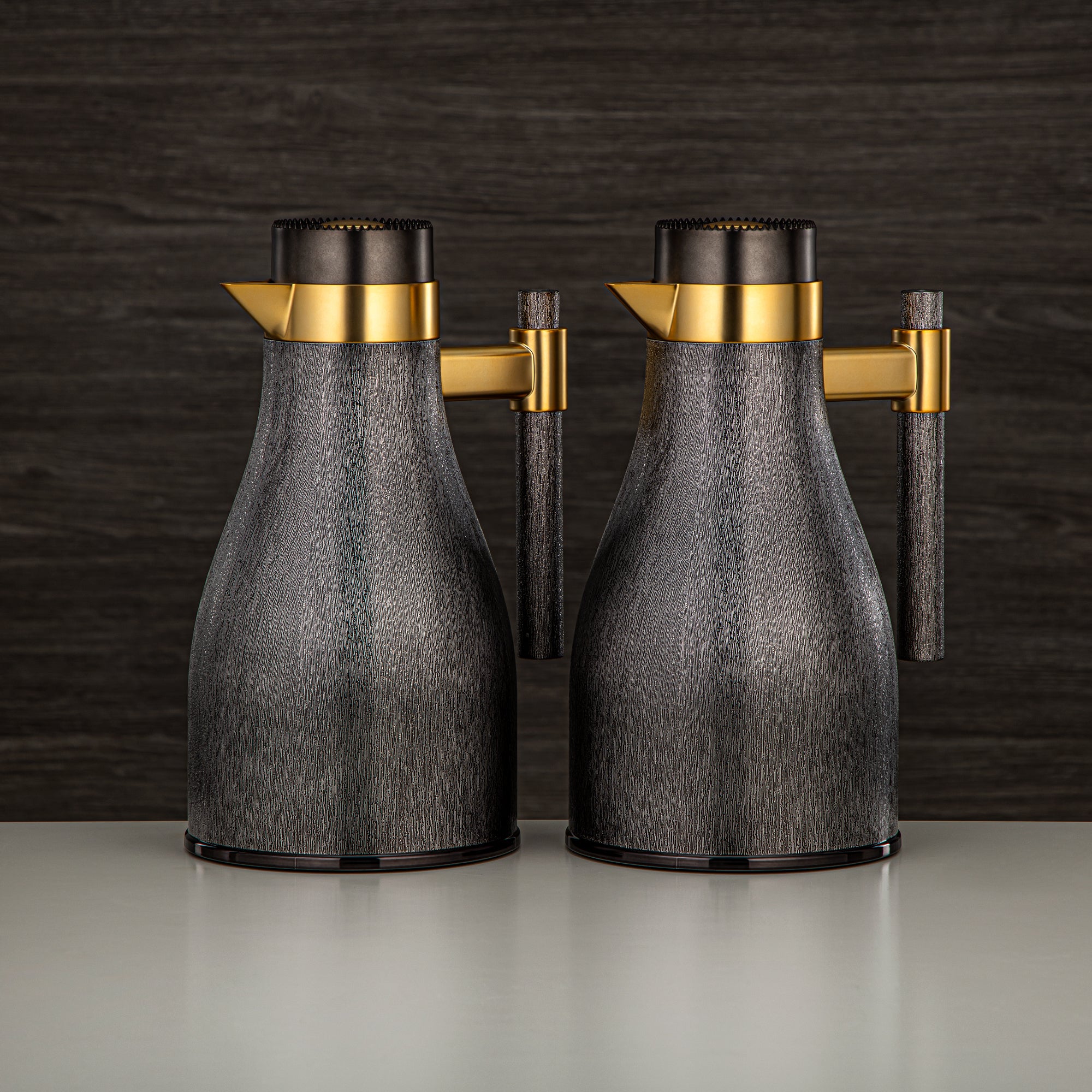 طقم ترامس المرجان ABS زر ضغط 1 لتر + 1 لتر أسود مطفي وذهبي مطفي (GOK-NBK-MNBK-MG) - تقديم أنيق