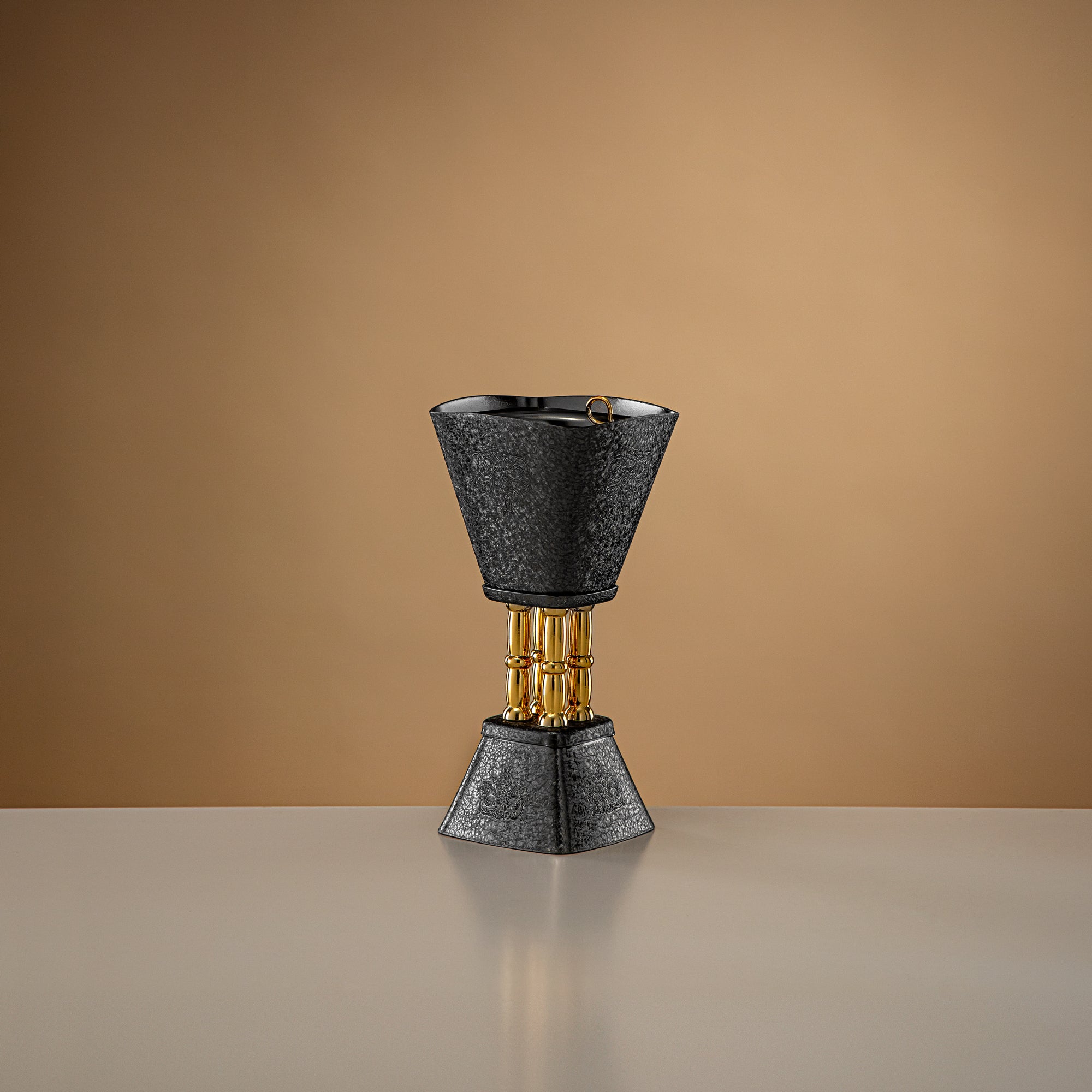 مبخرة المرجان باللونين الأسود والذهبي 18 سم