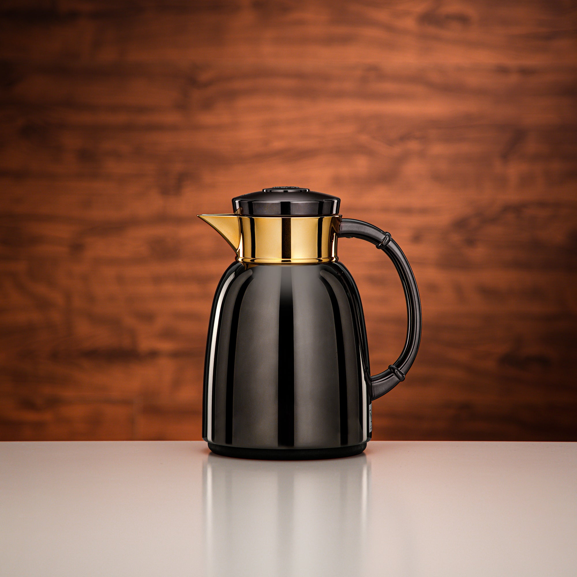 Almarjan Vacuum Flask 0.65L Gun Black & Gold