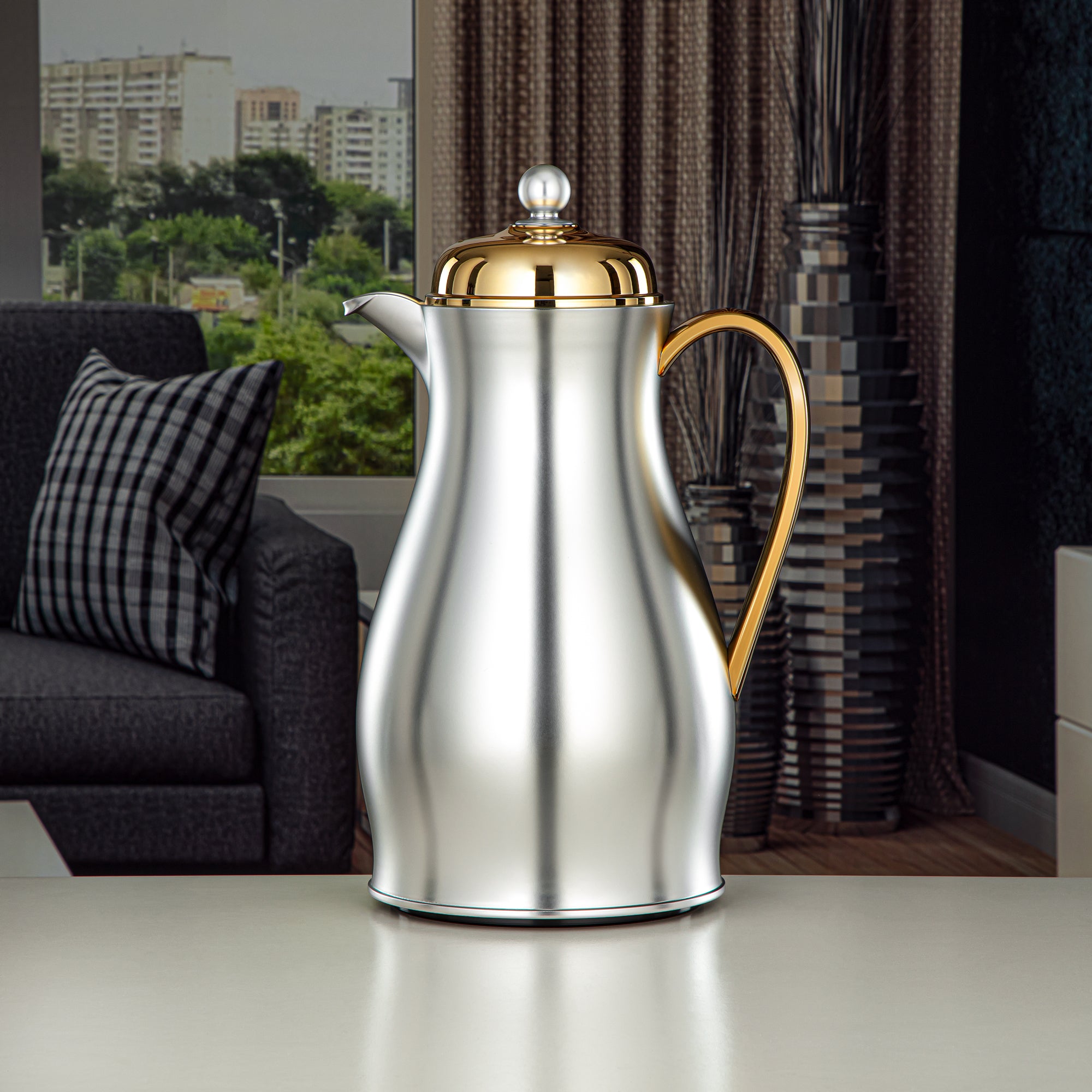 Almarjan Vacuum Flask Metal Body with Glass Liner 1.4L Matt Silver & Gold (RPA-140-MSG) – Everyday Elegance Collection