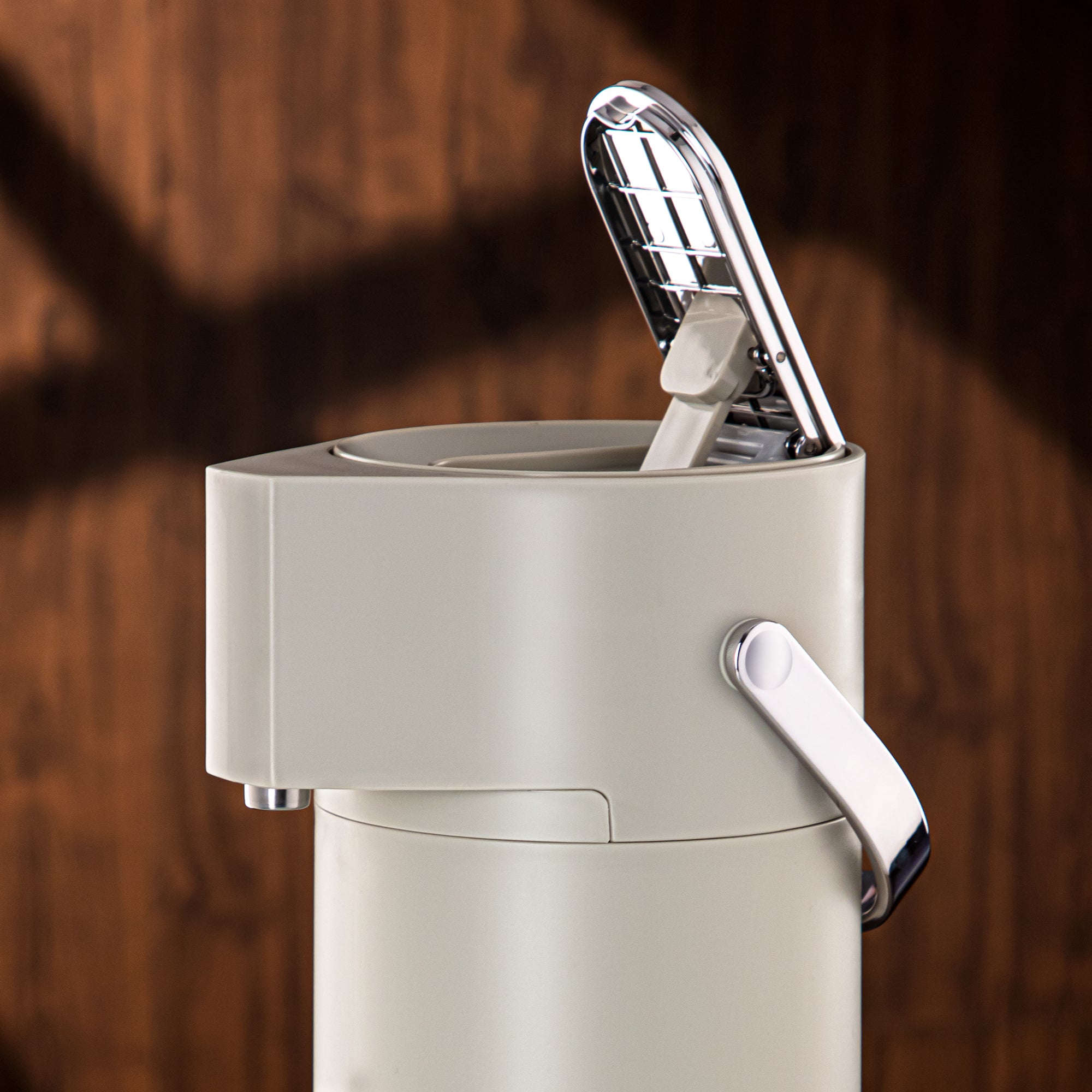 ترمس المرجان سعة 1.9 لتر باللون الرمادي الناعم والفضي - UKM25-190 SG/C