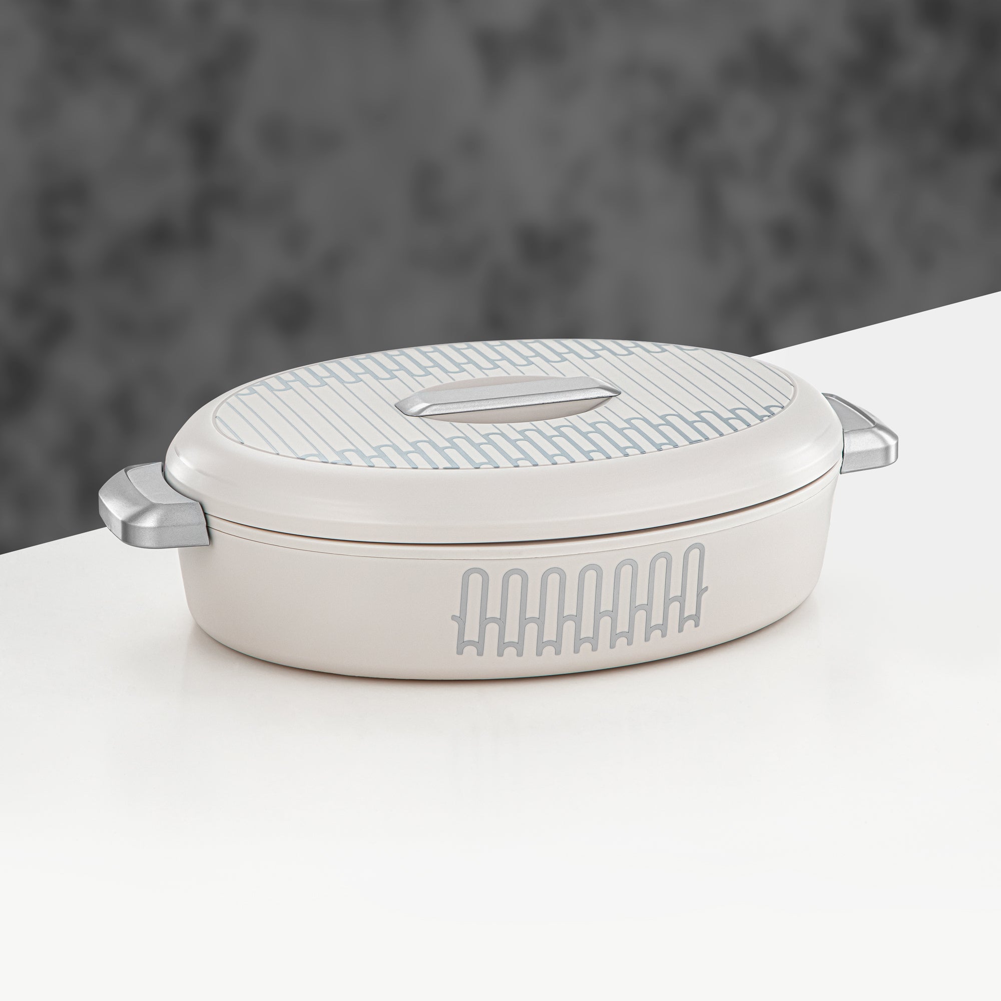 Almarjan Oval Hot Pot 2.8L White & Silver