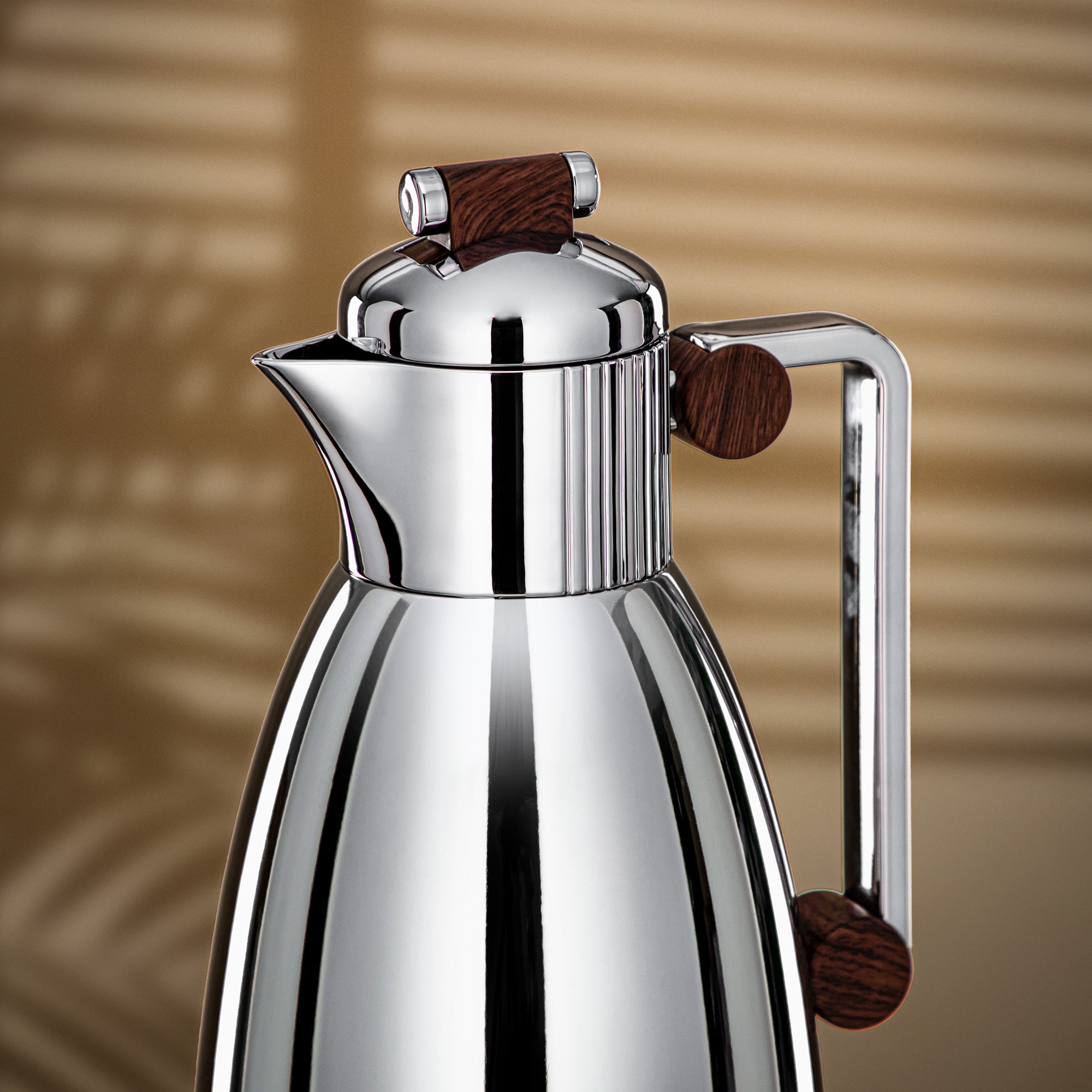 طقم ترامس المرجان 0.7 لتر و1 لتر فضي وخشب داكن