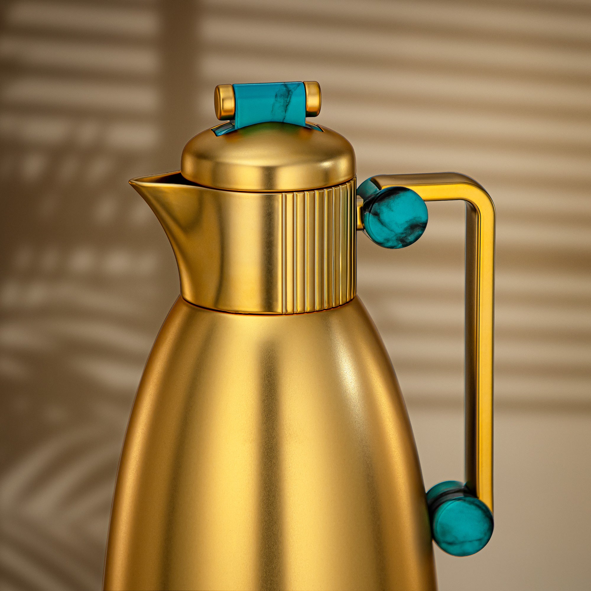 طقم ترامس المرجان 0.7 لتر و1 لتر ذهبي غير لامع وأخضر تيفاني