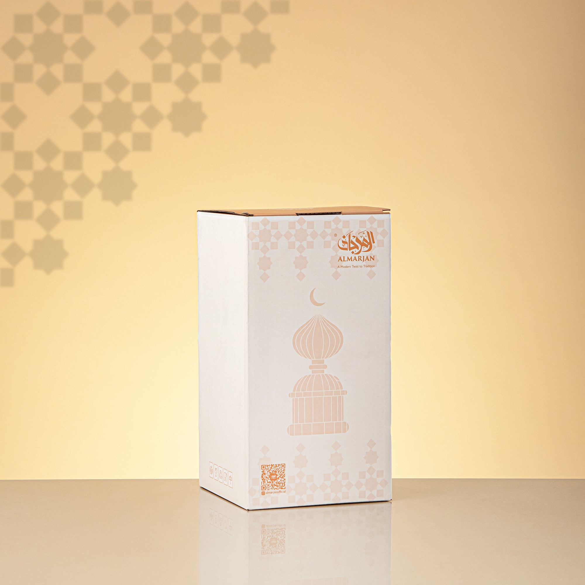 المرجان مئذنة زينة طاولة 22cm × 10cm أبيض مع خطوط فضية وهلال – Noor Al Layali