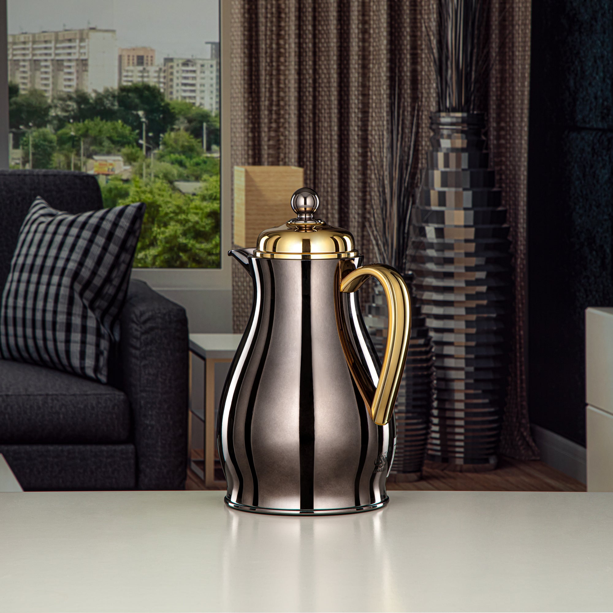 ترمس المرجان بهيكل معدني مع عبوة زجاجية سعة 0.5L بلون نيكل أسود وذهبي (RPA-050-NBKG) – مجموعة أناقة يومية